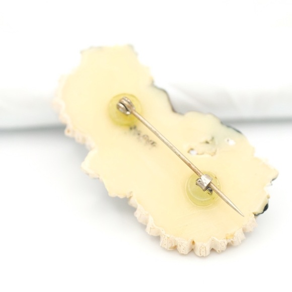 Super Sweet Flower Brooch - Picture 3 of 6